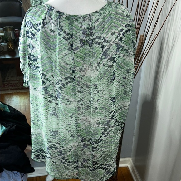 CAbi Green Tie Front 3/4 Sleeve Blouse - Picture 6 of 9